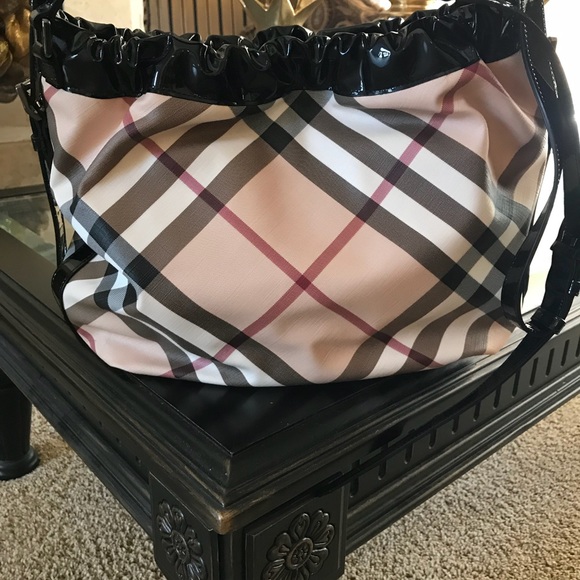 Beautiful Brand New Burberry drawstring tote! - Picture 4 of 8